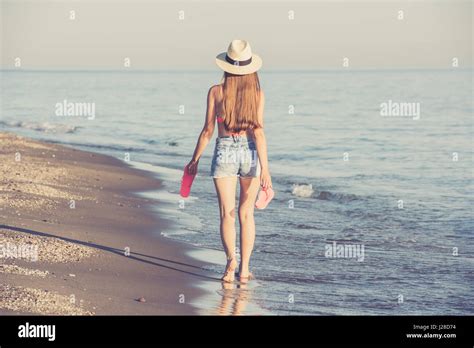 bilder frauen am strand|Frau Am Strand